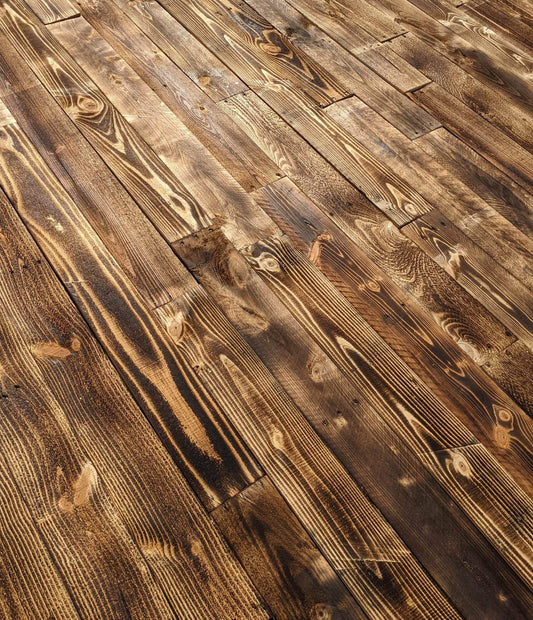 Planches de bois recyclés brulées à la torche 3 1/2" par 40" de long (en moyenne) prix au pied carré